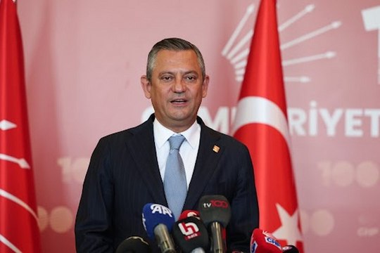 Özgür Özel’den Fransa seçimleri için çağrı