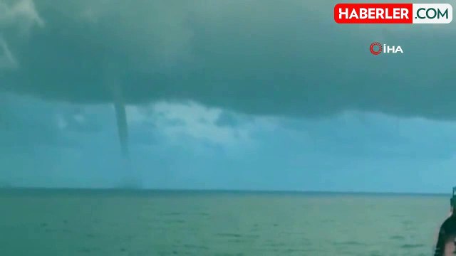 İskenderun Körfezinde Oluşan Hortum Cep Telefonuyla Görüntülendi
