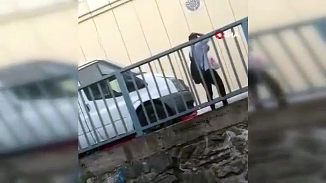 İstanbul'da koşa koşa intihar: Genç kızı kimse tutamadı