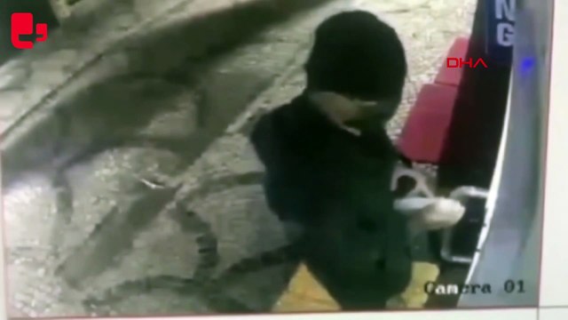 Para çalmak istediği 5 ATM’ye zarar veren şüpheli yakalandı