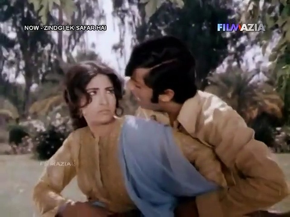 Pyari Pyari Pyari Aankhon Mein | Deeba & Waheed Murad | Pakistani Film Zindagi Ek Safar Hai (1978)