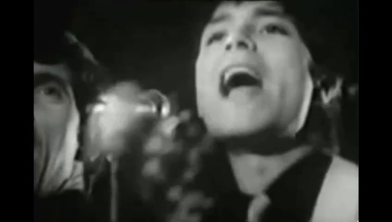 medley MOVE IT / WILLIE AND THE HAND JIVE by Cliff Richard & The Shadows