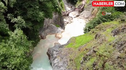 Köylerdeki öğrencileri için Göksu Travertenleri ve Mavi Göl'e gezi düzenlediler