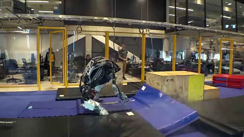 Robot Optimus playing for kids