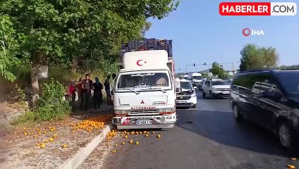 Portakal yüklü kamyona çarpan araç güçlükle çıkarıldı, trafik kilitlendi