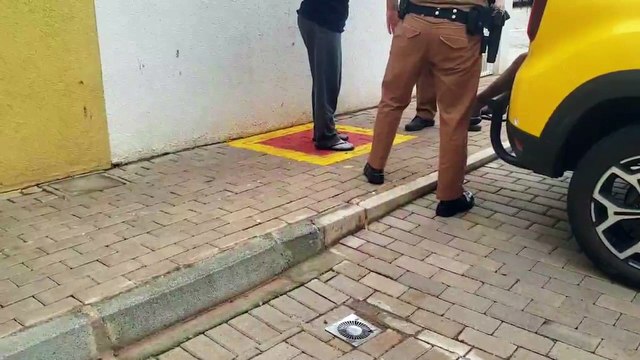 Mulheres em posse de drogas são presas pela Polícia Militar no bairro Brasília