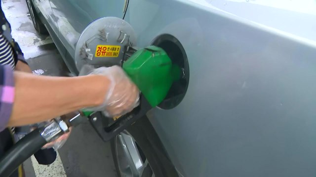 주유소 기름값 2주째 올라...경유 1,500원 넘어 / YTN