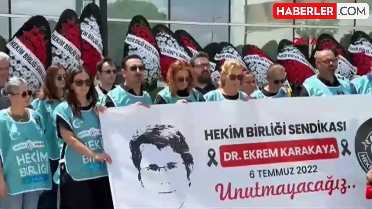 Konya'da Kardiyoloji Uzmanı Dr. Ekrem Karakaya Anıldı