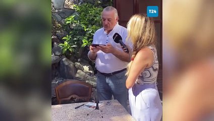 Birlikte Arafta Düet'i kaleme aldığı Yiğit Bener, Selahattin Demirtaş'ın yazarlara mesajını okudu: Özgür günlerde keyifli sohbetlerde buluşacağız