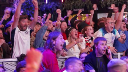 England Fans React to Sako's Last-Minute Equalizer in 1-1 Draw ⚽