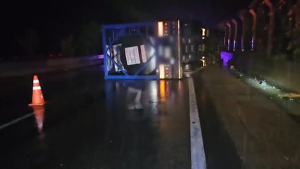 천안 빗길 미끄러짐 사고...2명 부상 / YTN