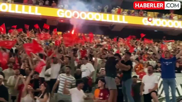 A Milli Futbol Takımı'nın çeyrek final heyecanı Beşiktaş Tüpraş Stadyumu'nda yaşandı