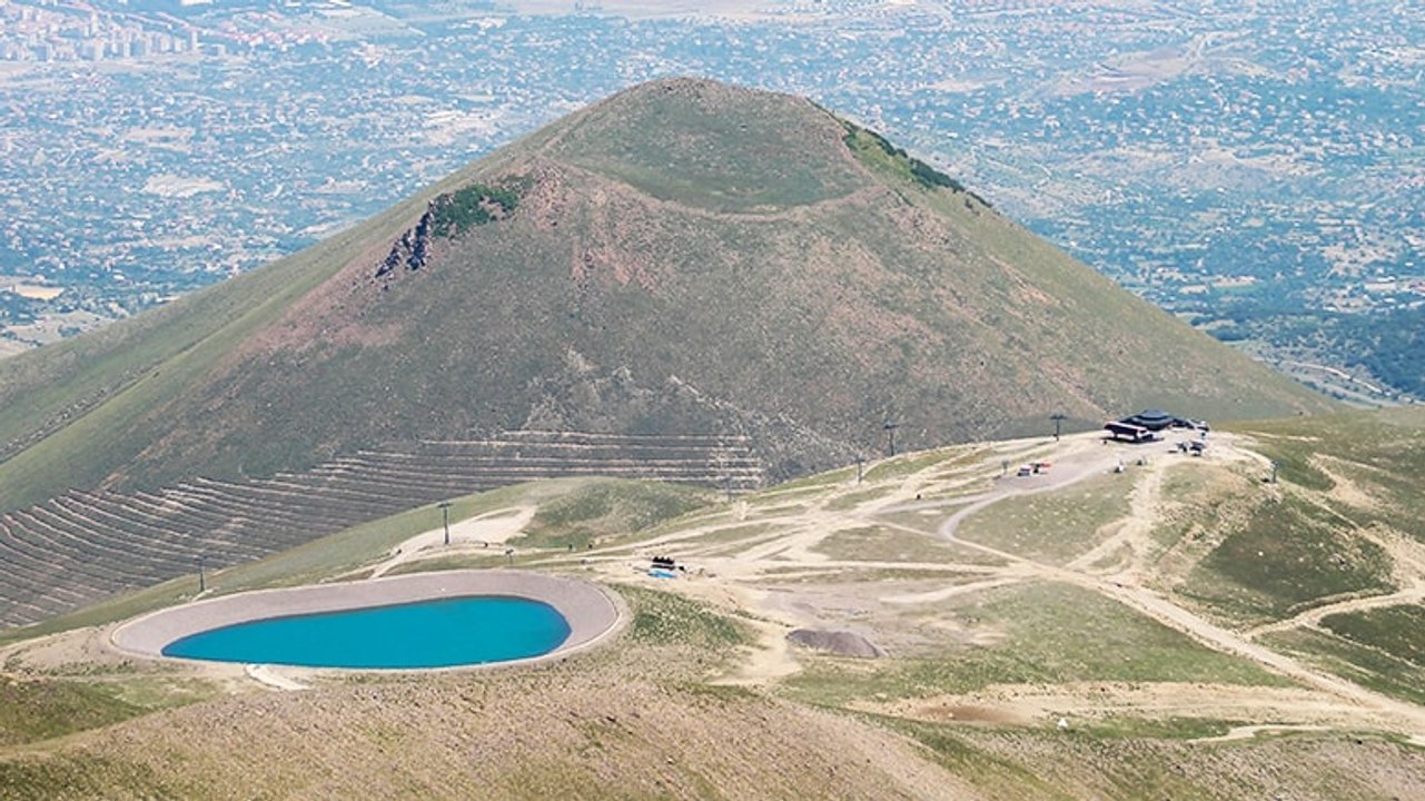 Erciyes Dağı yazın da doğaseverleri ağırlıyor