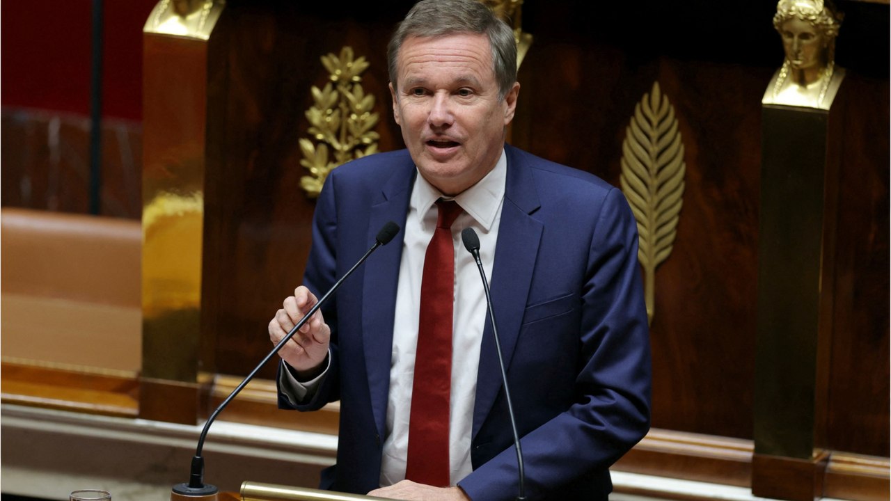 Nicolas Dupont-Aignan : qui sont ses filles Sixtine et Victoire ?