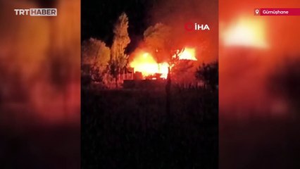 Gümüşhane’deki ev yangınında meydana gelen patlama kamerada