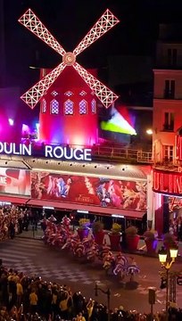 Le célèbre #cabaret #parisien, dont le #moulin avait perdu ses #ailes en avril, a mis les bouchées doubles pour réparer sa #façade, à quelques jours du passage de la #flamme #olympique à #Pigalle. #moulinrouge