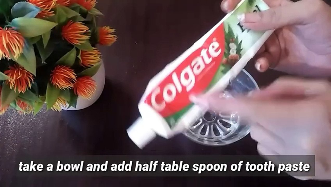 Teeth_Whitening_At_Home_In_Just_2_Minutes____How_To_Whiten_Your_Yellow_Teeth_Naturally_At_Home___(480P)[1]