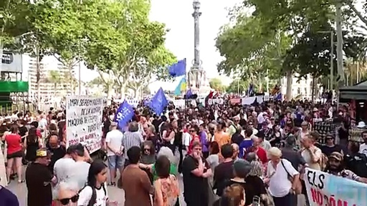 Großdemo in barcelona gegen massentourismus