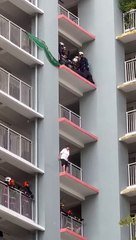 How Singapore Police saved a Woman.....!!!!