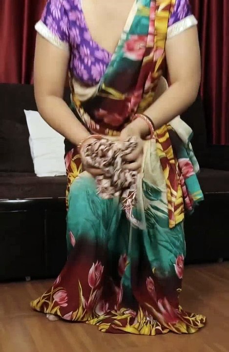 Baby Tum bol rahi thi Bahar garden mein ghumne