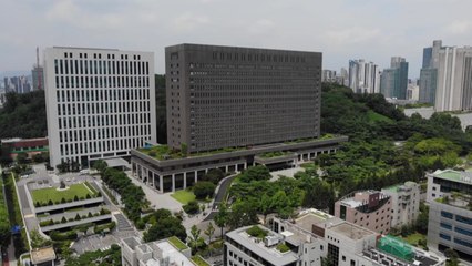 검찰, '명품 가방 의혹' 관련 대통령실 행정관 조사 / YTN