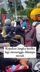 Seperti Film Mr Been ,Pria Depok Ini Sikat Gigi Di Jalan
