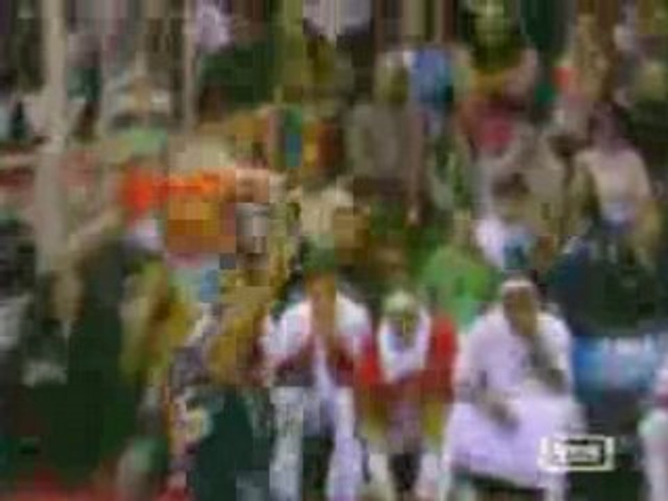 Vince Carter Windmill Dunk vs Cavaliers