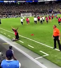 Ronald Araujo festeja la clasificación de la selección de Uruguay