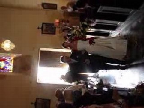 Entrée de la mariée dans l'église [ Mélanie ]