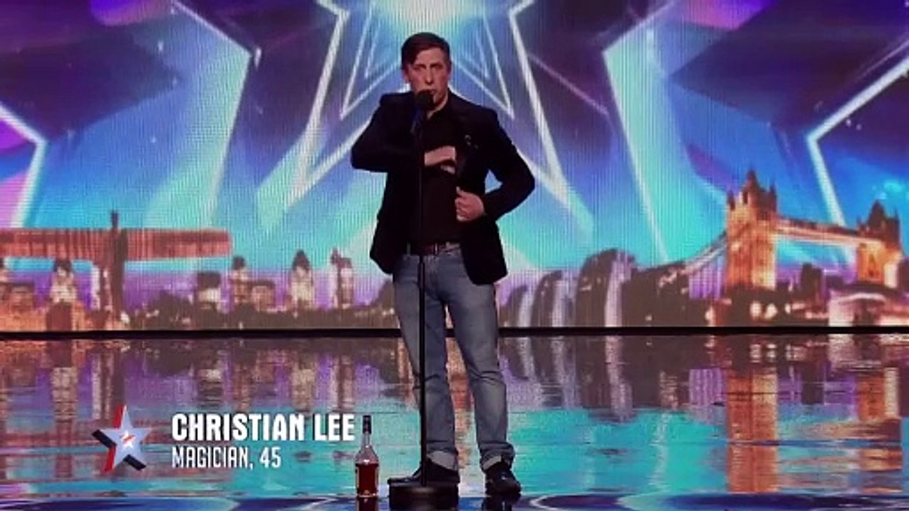 COMEDIC Magician STEALS Amanda Holden's BRA! | Magician's Got Talent