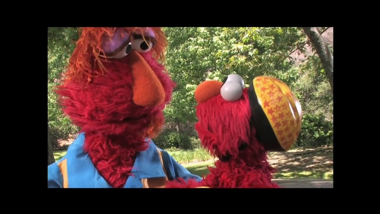 Sesame Street: Elmo's Riding (English/Latin Spanish, HBO) - video ...
