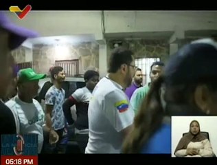 Caracas | Candidato Antonio Ecarri realizó visita casa por casa a los emprendedores de Mamera