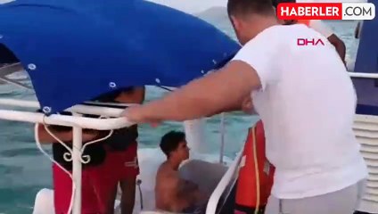 Van Gölü'nde kaybolan 10 kişi deniz polisi tarafından kurtarıldı