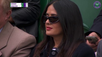 Salma Hayek llega a Wimbledon y se roba las miradas