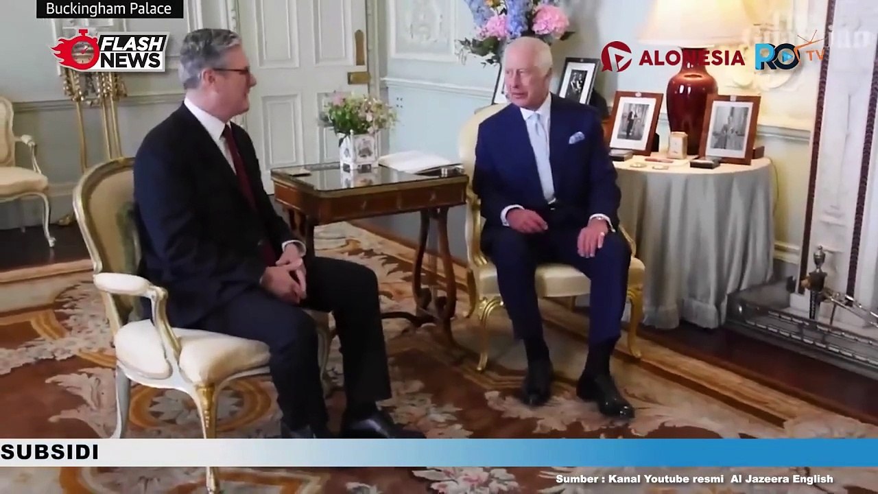 PM Inggris Baru, Keir Starmer Jabat Tangan dengan Raja Caharles III di Buckingham Palace