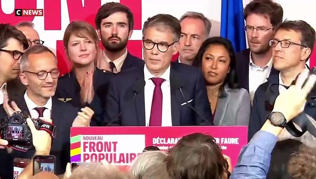 François Hollande, élu député de la 1e circonscription de Corrèze, fait son grand retour