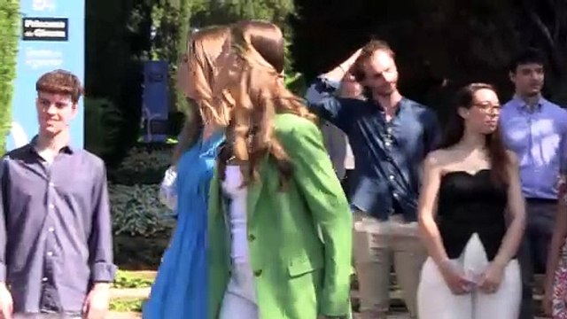 La Princesa Leonor y la Infanta Sofía, muy contentas tras la victoria de España