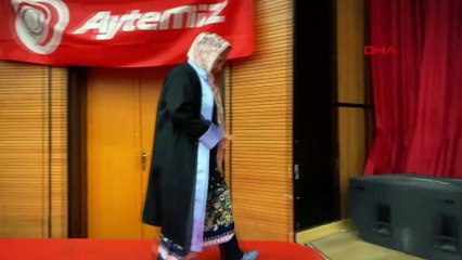 69 yaşında üniversiteden mezun oldu, diplomasını bozkurt işareti yaparak aldı