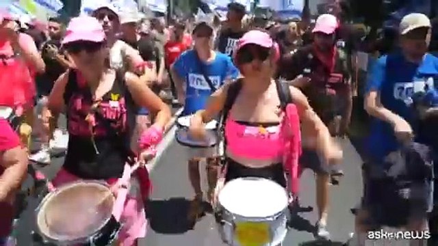 Manifestazioni a Tel Aviv contro il governo: basta guerra