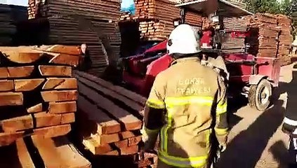 BURSA Kerestelerin arasına sıkışan köpeği, itfaiye kurtardı