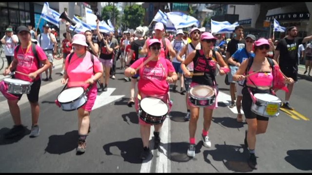 Manifestazioni a Tel Aviv contro il governo: basta guerra