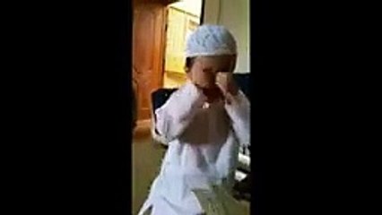 Pakistani_funny_kid_read_qaida___Very_funny_kid___Kids_Sample(144p)