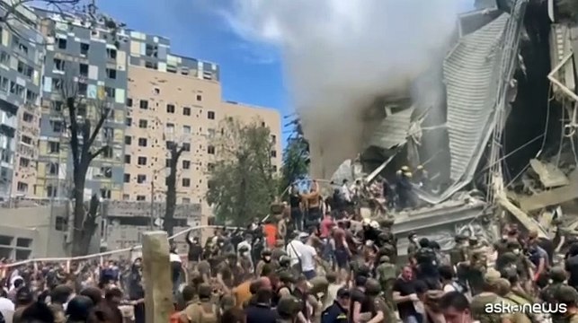 Ucraina, colpito ospedale pediatrico a Kiev: si cerca tra le macerie