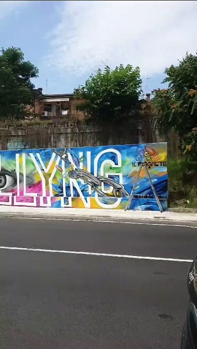 Il magnete dice no al bullismo con un murales di 25 metri realizzato in 40 ore