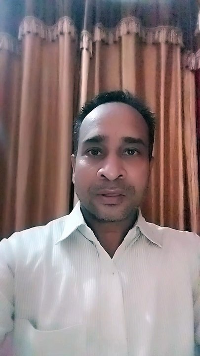 Joke : बाथरूम में पड़ोसन गाना गा रही थी