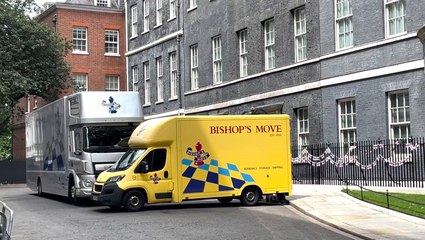 Download Video: Removal vans spotted outside No 10 as Rishi Sunak ousted by Labour