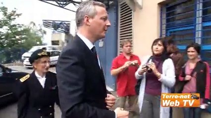 Chahuté, le ministre s'explique, les syndicats réagissent