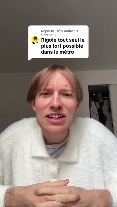 Prank : Rigoler tout seul dans le métro