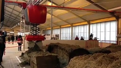 Lely fait sa révolution jaune et présente le système d'alimentation automatisé Vector