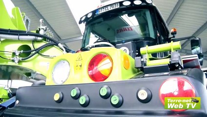 Le tracteur à quatre roues égales intègre un moteur Mercedes de 530 ch